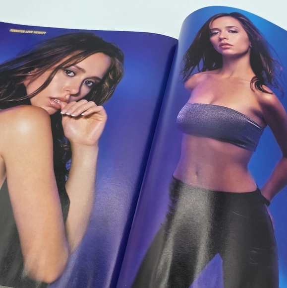 Vintage Maxim Magazine November 1999 Jennifer Love Hewitt Cover Issue - Picture 7 of 9